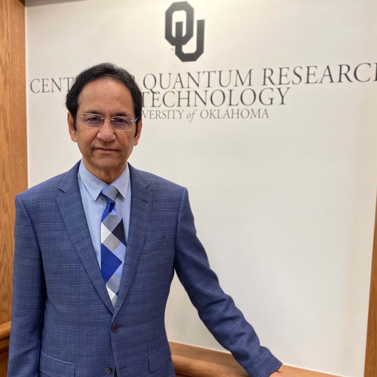 UofOklahoma's tweet photo. The Asia-Pacific Artificial Intelligence Association aims to build a broad AI industry, bringing together top scientists from around the world. T. Venky Venkatesan, Ph.D., a researcher at OU, is among a select group invited to become a fellow. 

Read more: https://t.co/22AAnLdpVK https://t.co/DLc8Vzlgk5