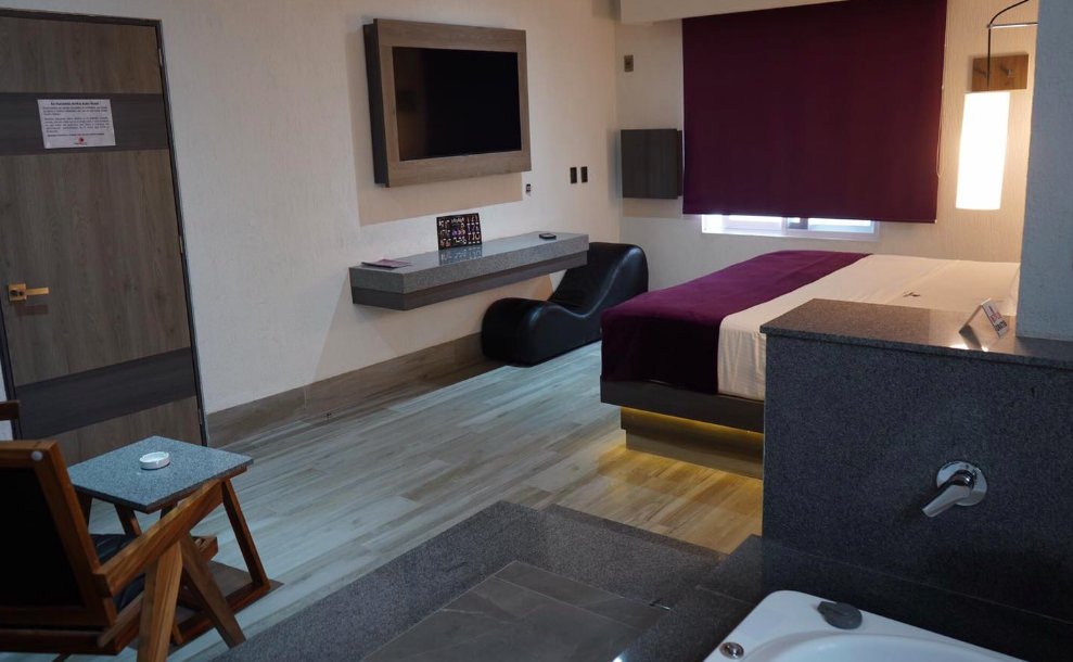 ¡Siempre es un placer brindarles una placentera estancia!
Gracias a todas y todos ustedes por visitarnos.
😎🍺😍😈