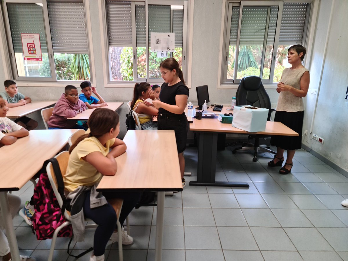 College_Jaubert's tweet photo. EPS, Vie Scolaire, Sciences, Technologie, CDI, Arts Plastiques, Musique, ULIS sont les ateliers proposés aux élèves qui arrivent au @College_Jaubert à cette rentrée. https://t.co/dYjA3mzIQo