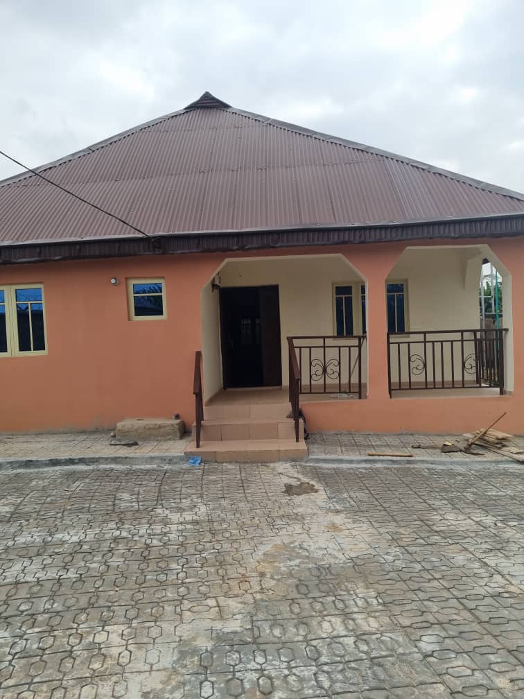 iamdeejaycypha's tweet photo. Please Help Retweet !!
For rent 
Newly built  2 bed room flat 
 both rooms ensuite , plus visitors toilet,
Rent : 350k
Caution fee : 50k 
No agency or legal fees 
Location: Aliiri, Olorunda road, Akobo IBADAN 
For inspection: 08033881277 https://t.co/8N4I3cwKXr