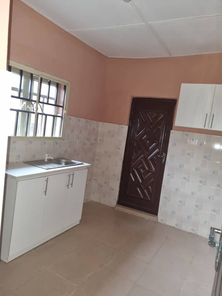 iamdeejaycypha's tweet photo. Please Help Retweet !!
For rent 
Newly built  2 bed room flat 
 both rooms ensuite , plus visitors toilet,
Rent : 350k
Caution fee : 50k 
No agency or legal fees 
Location: Aliiri, Olorunda road, Akobo IBADAN 
For inspection: 08033881277 https://t.co/8N4I3cwKXr