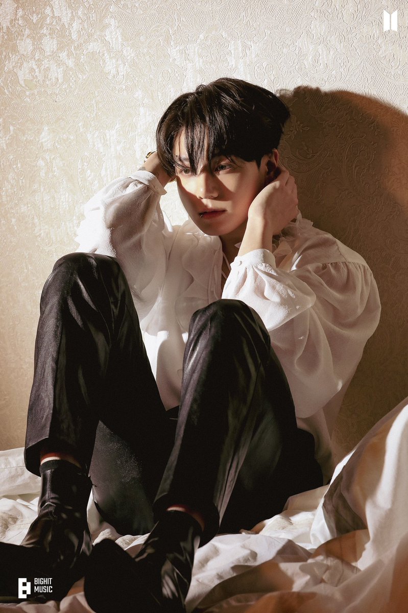 YDMM07HOBI's tweet photo. HILO DE FOTOS DE JUNGKOOK VÍA NAVER .💜📸

Me,Myself, and JungKook. https://t.co/ReG16hEprp
