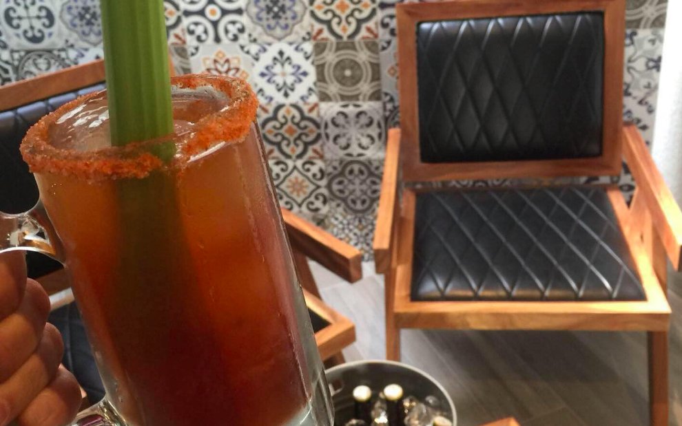 Se antoja una michelada bien fría y un rico cachondeo...
¡Les deseamos un excelente día!
💓😛