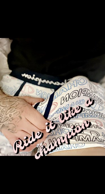 My #bulge is piercing right thru the print 😜 now who&rsquo;s wants to ride me like a champion #Rt @AdultWorki<a href="/tag/bulge"class="tags">#bulge</a><a href="/tag/rt"class="tags"><span>#rt</span></a>