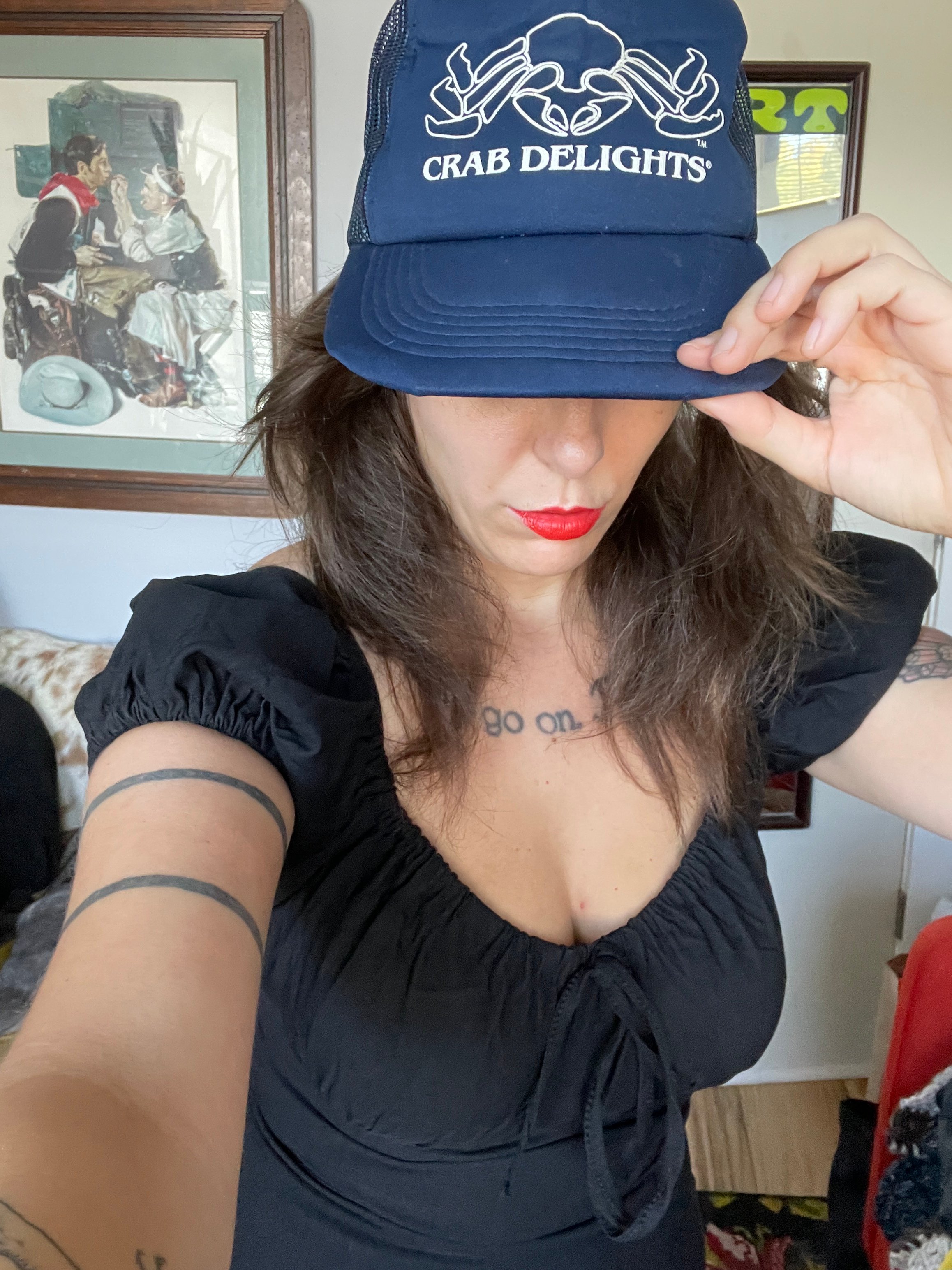 rax ‘leads with her crotch’ king on Twitter "mollytaft https//t.co