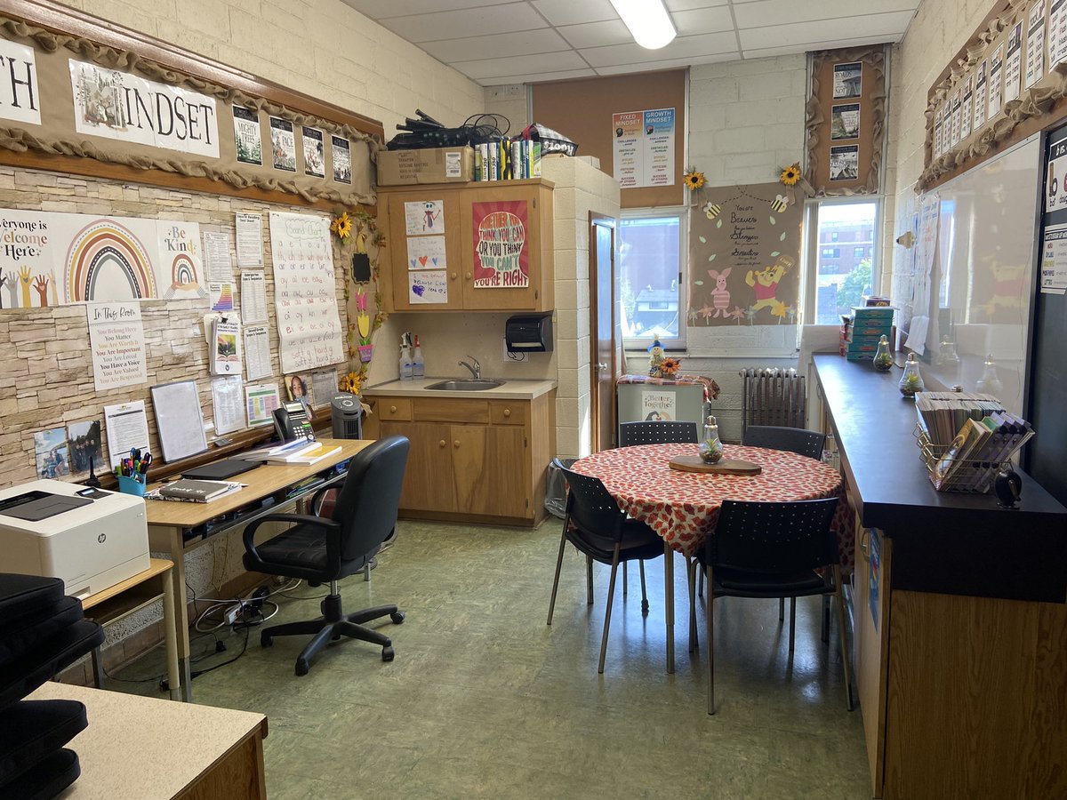 mrs_amonite's tweet photo. Can’t wait to see you on Tuesday! 🍎 @HughBeatonHnS @HBeatonBulldogs #LearningSupportTeacher #GECDSB https://t.co/uPKbRPHIoC