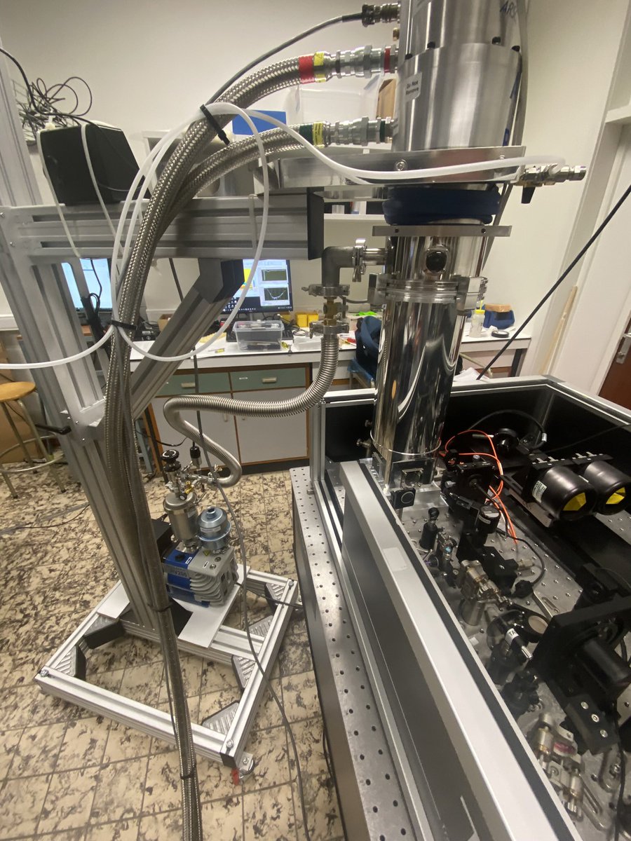 Pieter_Geiregat's tweet photo. As if shooting at our samples with high energy pulsed lasers wasnโt bad enough to torture them, we now also decided to freeze the poor bastards down to liquid Helium. #samplelife #nomercy #nolimits https://t.co/HUQqvQ5rWA