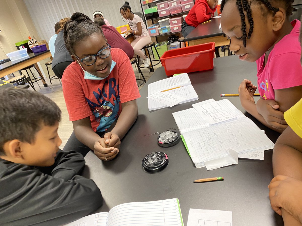 CrisFord23's tweet photo. These 5th grade pandas were classifying matter by thermal conductivity! The discussion that came from learning Metals are Conductors would cause any scientist to stop and listen! #WPEscience @HumbleISD_WPE @Humble_Science https://t.co/vamcwGJtBC