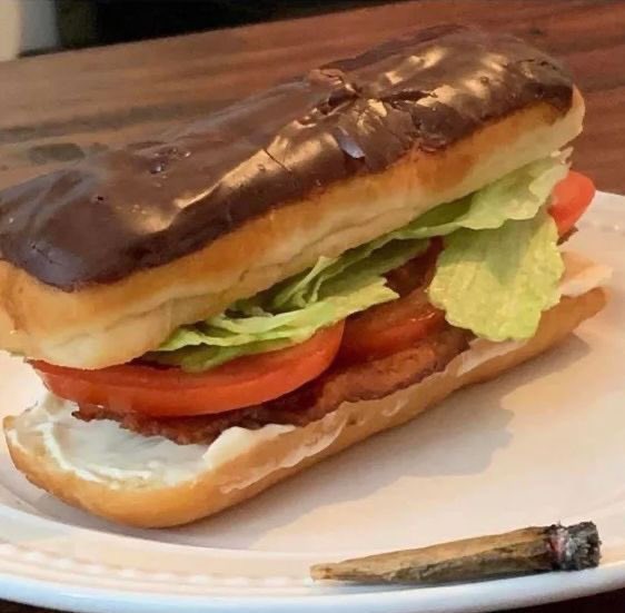 TevTalksMMA's tweet photo. Nobody:
Dana White’s lunch on Fridays: https://t.co/lcNLYAzbzX
