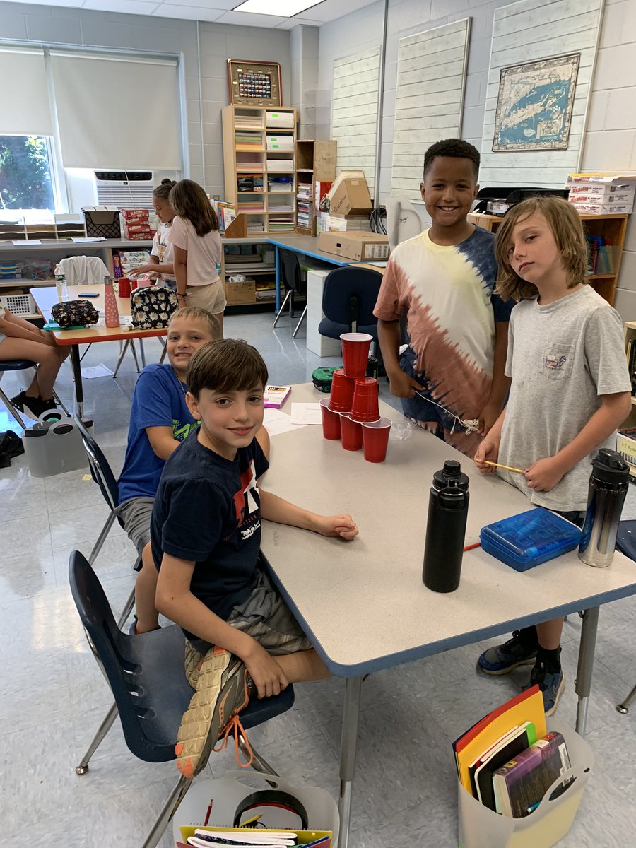 tpressler3's tweet photo. Pyramid building @southoldelem @ellen_oneill @monicarowsom https://t.co/tCiBGve2fh