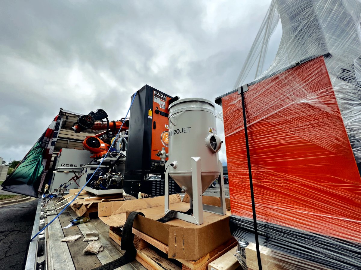Maybe it's just me, but I love a good cloudy, moody, fall day. Is this what the crew means by sweater weather? Do they make these sweaters for robots?