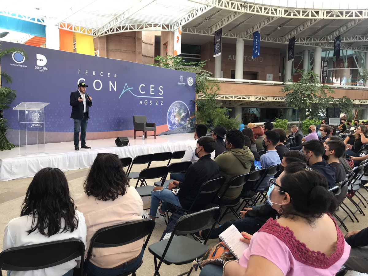 haciaespacioAEM's tweet photo. Benjamín Najar de Thrusters Unlimited, hablando de observación de la Tierra y los retos para México. En #CONACES22.
#EnVivo: https://t.co/OI28cskupC https://t.co/02ZGFBIRGD