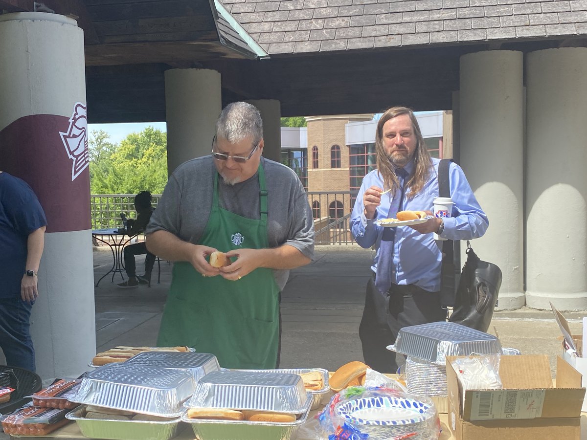 BUArtsSciences's tweet photo. The host with the most! #happyhotdogthursday #gotmusic https://t.co/CPHV4y0QoX