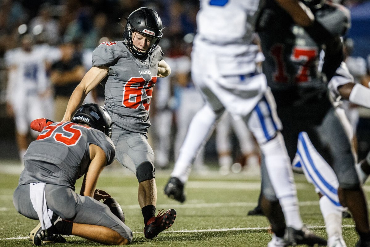 haydenflatt5's tweet photo. .@treystoddard04, like his dad, is a standout kicker

When he was younger, they were unsure if it was possible.
https://t.co/InvBUS3N34 https://t.co/QPdCeoQ3Co