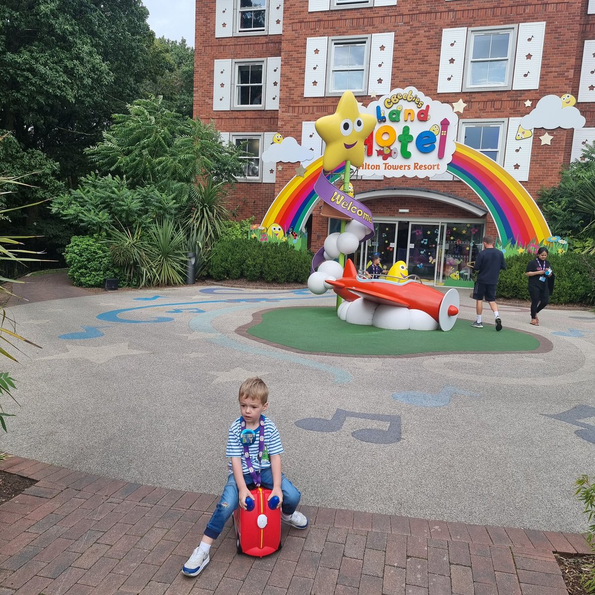 cunningham118's tweet photo. Fantastic overnight stay with #Grandson #3rd #birthdayboy
#cbeebieshotel https://t.co/2yykKj96Hj