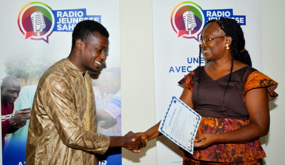 Radio_RJS's tweet photo. La formation des journalistes et techniciens de #RJS  s’est tenue à #Ouagadougou du 1er au 31 aout 2022. 
Les agents se sont approprié leurs nouveaux outils ainsi que les spécificités éditoriales de la radio.
Au terme de la session, ils ont reçu leurs attestations de formation. https://t.co/nOnhUrM5fq