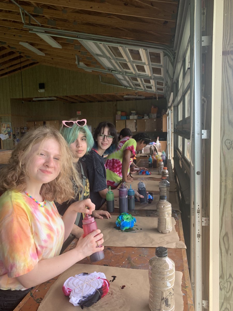 WCDS_Trips's tweet photo. Tie dye and beads! #WCDSGrade9 #WCDS9thTrip https://t.co/iBTcqqIOZ8
