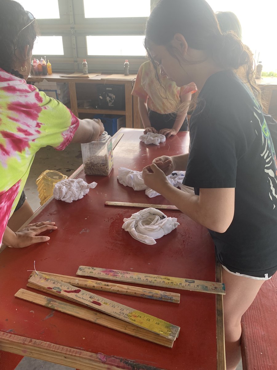 WCDS_Trips's tweet photo. Tie dye and beads! #WCDSGrade9 #WCDS9thTrip https://t.co/iBTcqqIOZ8