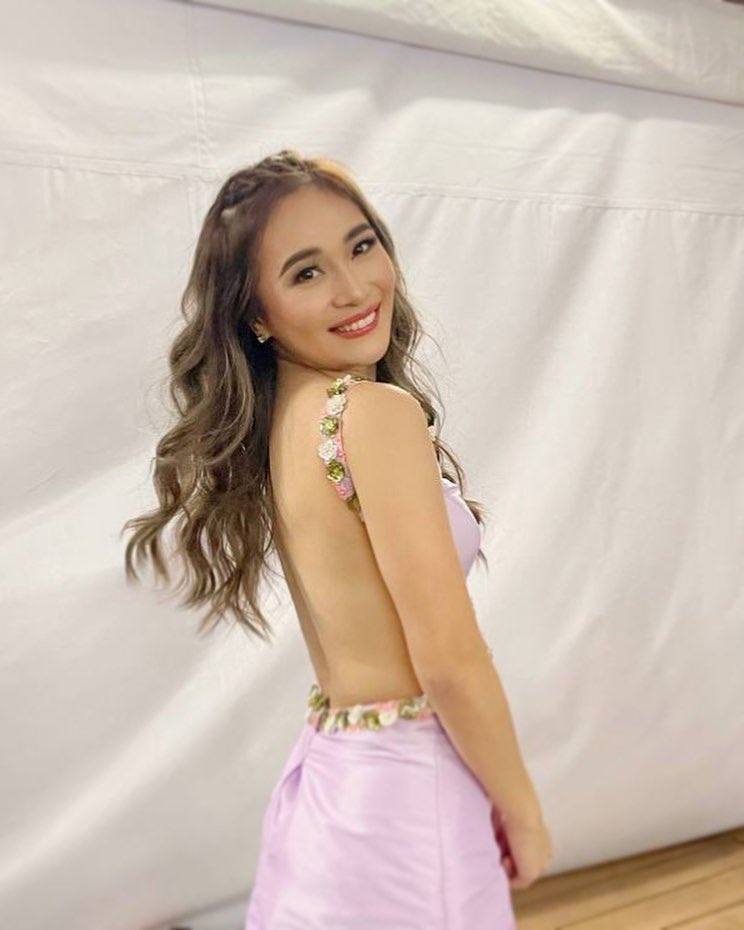 TeamIsabelOFC's tweet photo. Queen things 👑🫶🏻 

GORGEOUS!!! @isabellaohoo 

Isabel Laohoo | #KumuIs4UConcert https://t.co/YtgZq9R73J