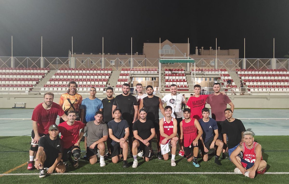 cfabarbarians's tweet photo. 🏈Primer día de Jornadas abiertas.

Muchas caras nuevas y muchas ganas de football. 

Volvemos cada lunes y miércoles de 20:15 a 22:30 en el estadio de la Juventud (Emilio Campra), demuestra que vales para este deporte.🏈 https://t.co/DXSRwoAFRe