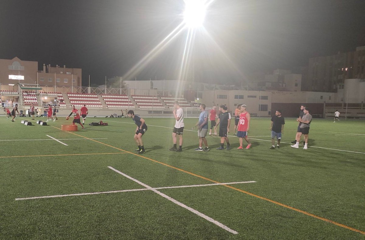 cfabarbarians's tweet photo. 🏈Primer día de Jornadas abiertas.

Muchas caras nuevas y muchas ganas de football. 

Volvemos cada lunes y miércoles de 20:15 a 22:30 en el estadio de la Juventud (Emilio Campra), demuestra que vales para este deporte.🏈 https://t.co/DXSRwoAFRe