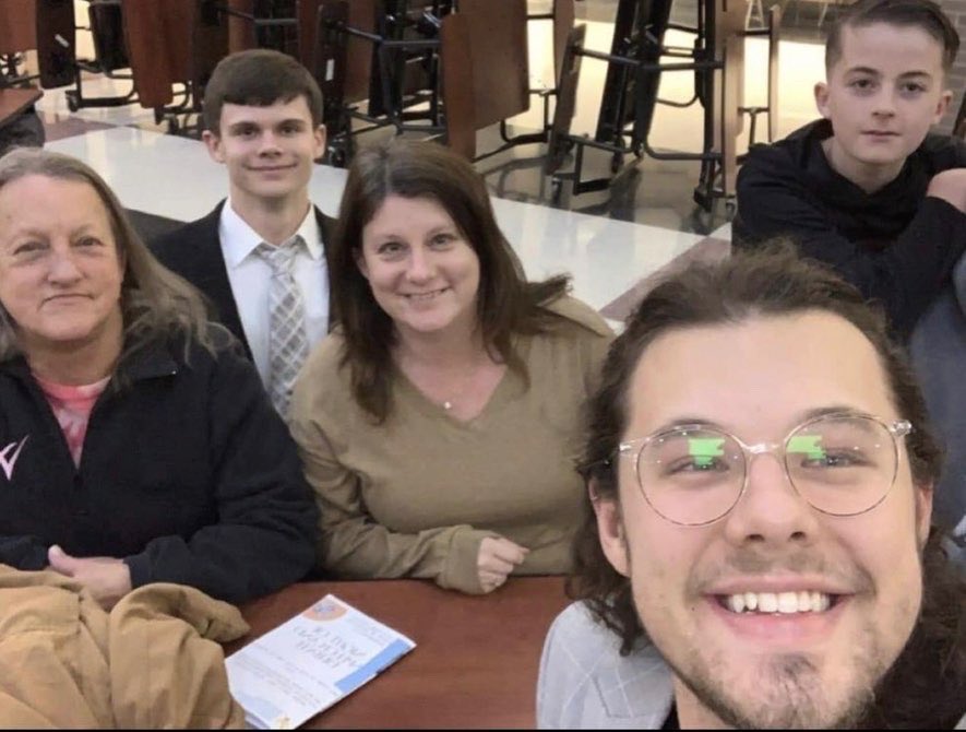 ✨SENIOR SPOTLIGHT✨

Meet Payton Price! This will be the 3rd year Payton will be in Speech and Debate. He is also involved with the Technology Student Association among other extracurricular activities. He is most excited about making amazing memories at tournaments!