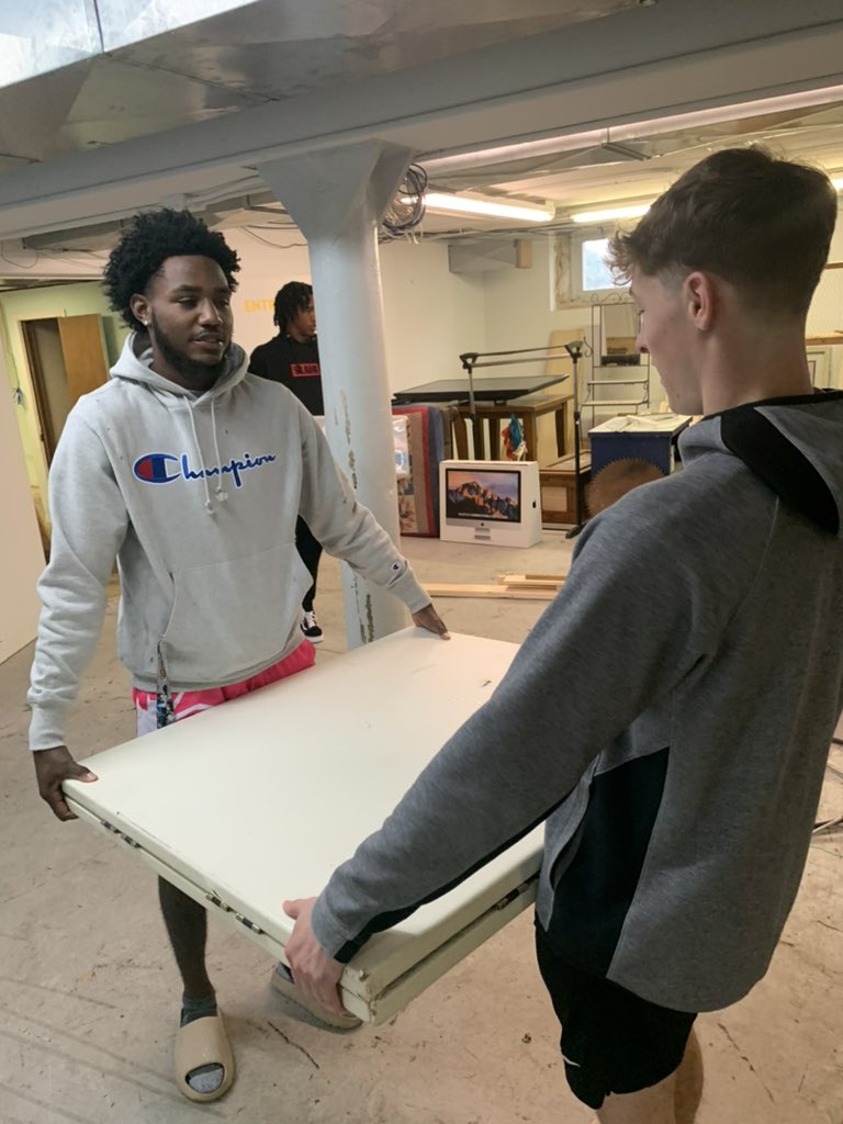 MSUWPGrizzlyMBB's tweet photo. Community work at the West Plains Opera house ! https://t.co/eWqHLuAR9G