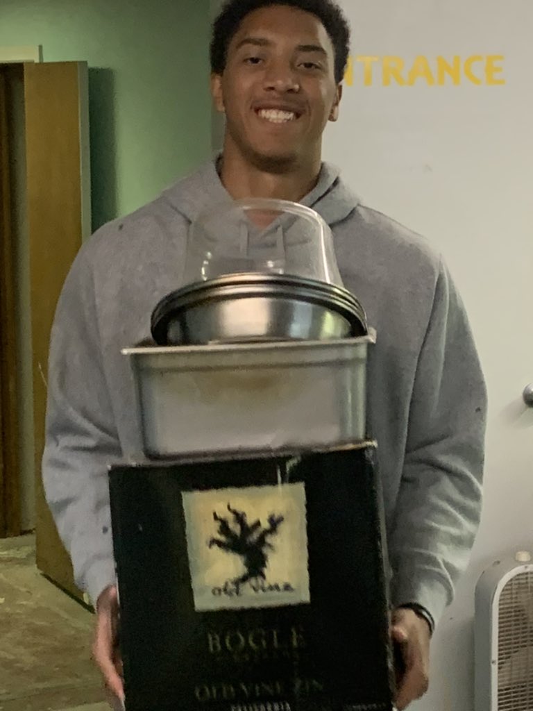 MSUWPGrizzlyMBB's tweet photo. Community work at the West Plains Opera house ! https://t.co/eWqHLuAR9G