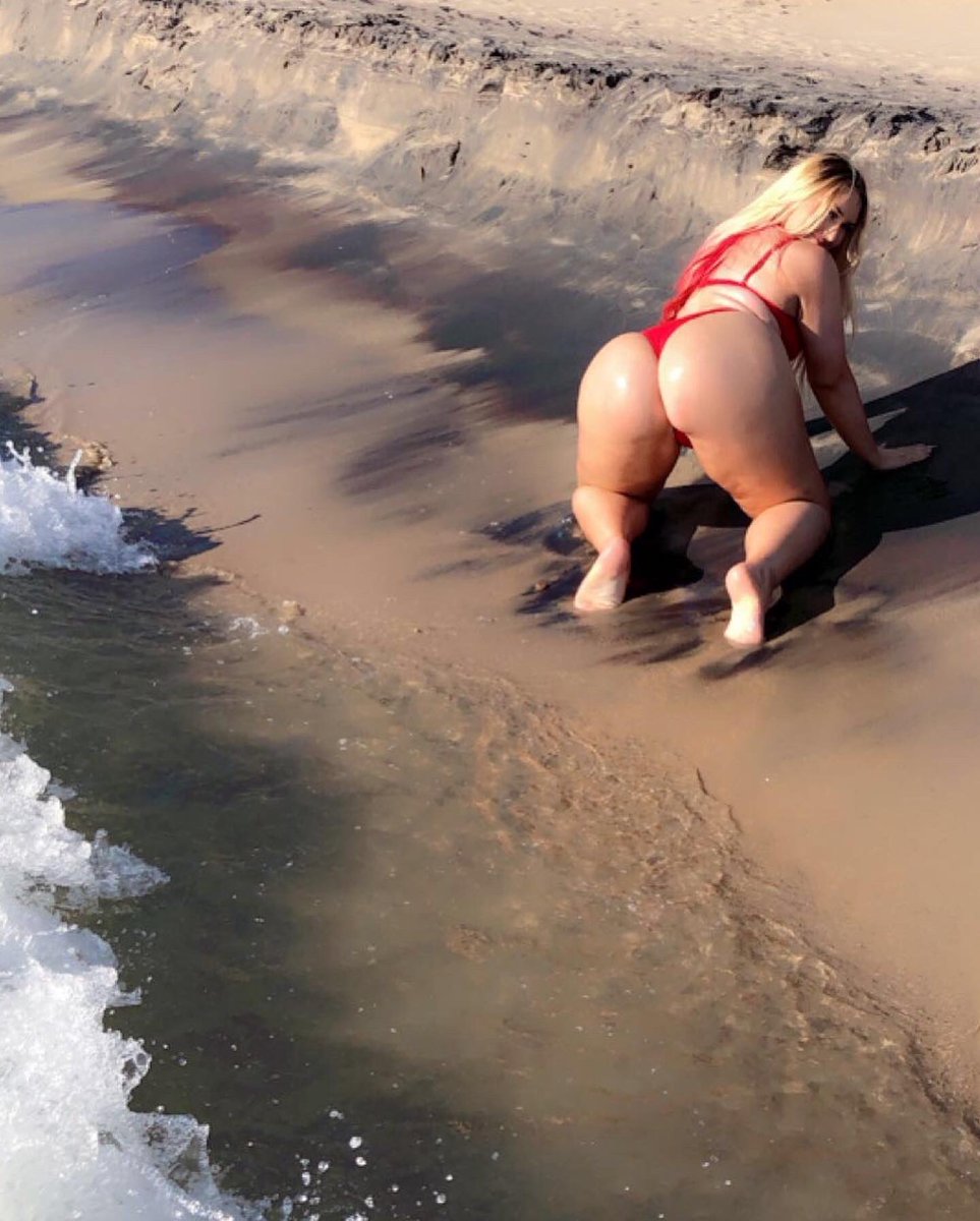 treasure232323's tweet photo. #sunsoutbunsout #SheHulk  #beach #hottie #Baddies #red #girly #fortheboys #happyplace 🍒 #newhere https://t.co/TlUAvH2GEh