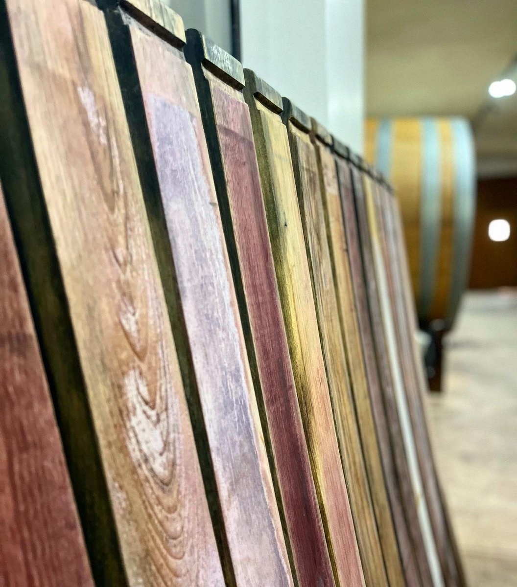 CantinaSedilesu's tweet photo. L'assaggio dal vino direttamente dalla botte, l'esperienza del gusto in divenire.
Barrel Tasting
#barrel #barreltasting #bottaia #cantina #winery #winecellar #winecountry #mamoiada #sardegna #sardinia #cannonau #cannonaudisardegna #wine #winelover #winetasting #winelovers https://t.co/ww2IQ7xyaq
