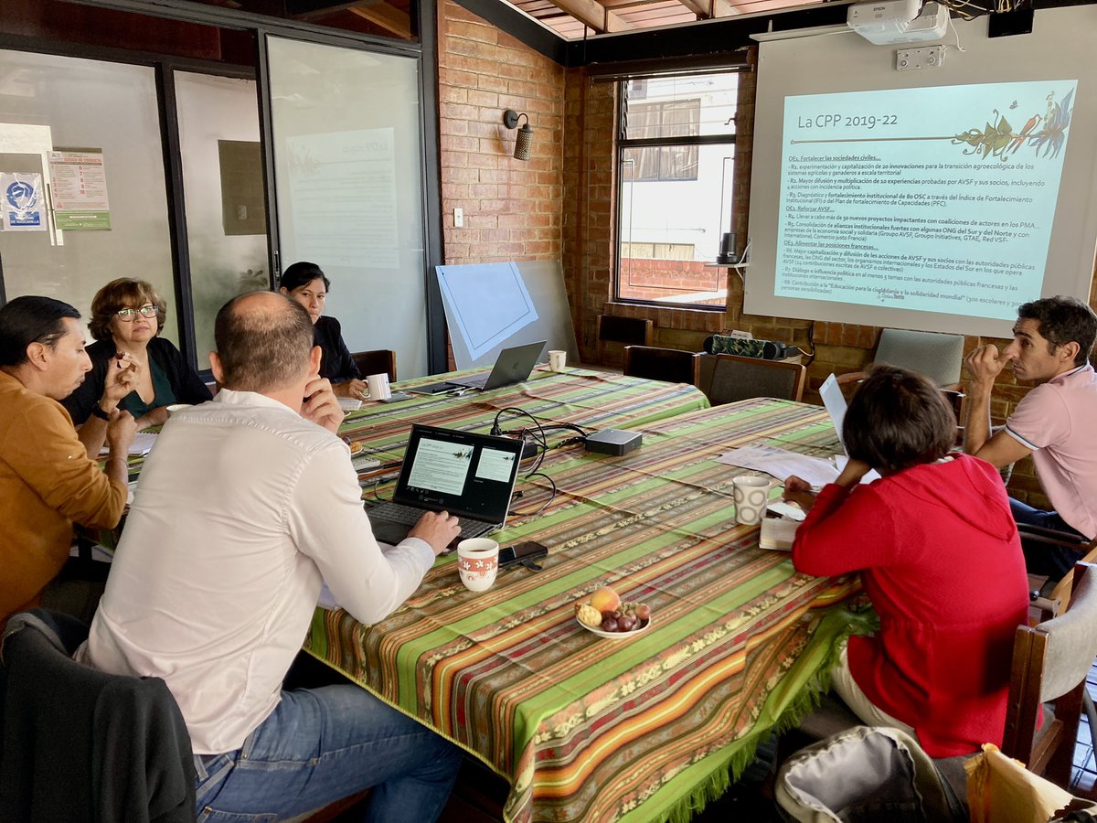 🌎🌍🌏 #AVSFlatam 
 
En este momento nos encontramos en reunión de restitución de la misión de evaluación del Convenio de Colaboración Plurianual CPP AVSF – AFD, con el experto de SalvaTerra, Sr. Anis Chakib.
_____
AVSF cuenta con el apoyo financiero de <a href="/AFD_es/">Agence française de développement Amérique Latine</a> y <a href="/UEenEcuador/">UE en Ecuador 🇪🇺</a>