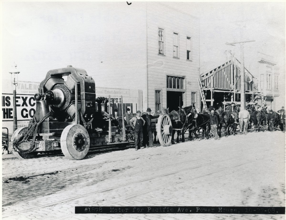 SFCCM's tweet image. URR had its financial woes anyway, so it was not about to spend money on cable cars; thus the poor Pacific St line was largely neglected. URR salvaged a belt driven motor from Bryant St powerhouse to operate the short line, housed in a nondescript shack on Pacific, near Polk St.