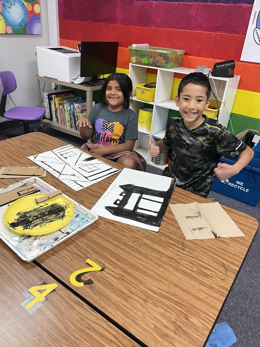 ARTClark3978's tweet photo. Printing with 3rd grade. We used the sides of cardboard pieces to make castles today in the art room @MilamMagnet #teamecisd #ecisdfinearts #printmaking #happykids https://t.co/i7sdxOFAnZ
