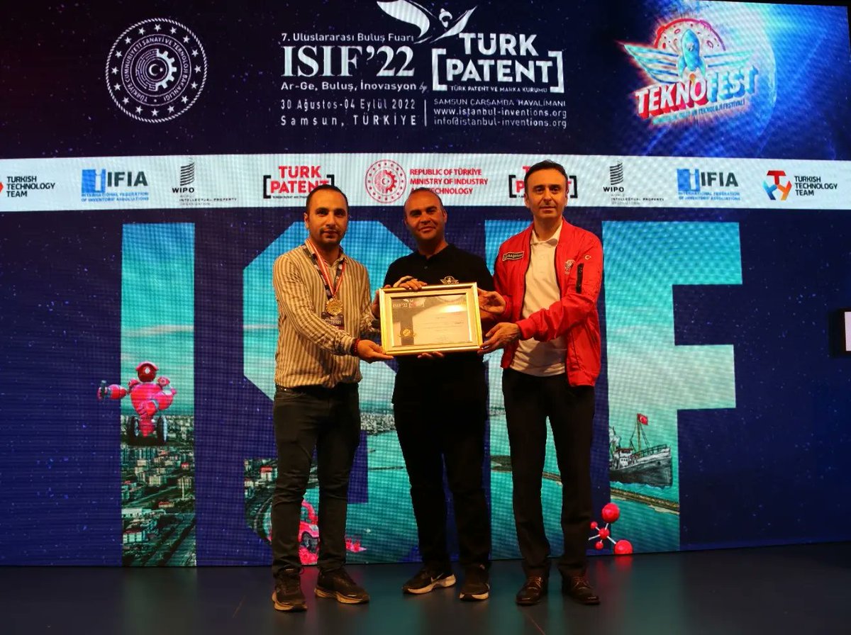 TURKPATENT's tweet photo. Her sene olduğu gibi yerli ve yabancı katılımcıların buluşları ISIF'22’de kıyasıya yarıştı🚀 Alanında uzman kişilerden oluşan uluslararası jüri kurulu tarafından ISIF'22'de sergilenen her bir buluş ayrı ayrı değerlendirildi ve kazananlara ödülleri törenle takdim edildi.🏅 #ISIF22 https://t.co/nNfJreisSl