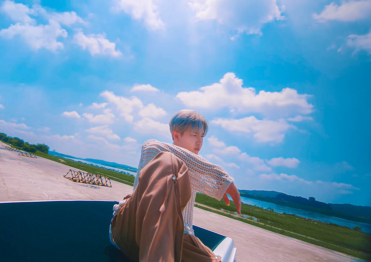 hwanstgrm's tweet photo. Outdoor set edit ver. ☀☁

#김재환 #KIMJAEHWAN
#𝐄𝐦𝐩𝐭𝐲𝐃𝐫𝐞𝐚𝐦 #그시절우리는 https://t.co/SI8XeE1GhM