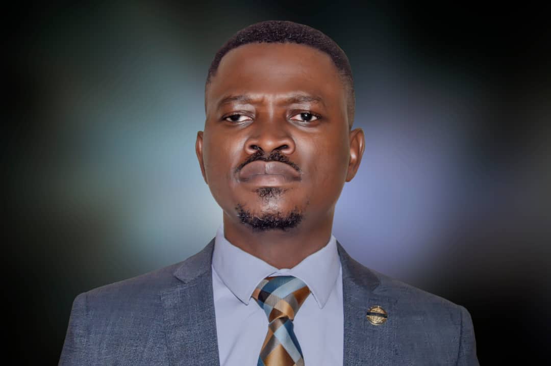 ifeconc1's tweet photo. I have decided to contest. With this poster picture Peter Obi stands no chance against me.  In fact: Emi lokan too. https://t.co/kIJ7v3yOMn