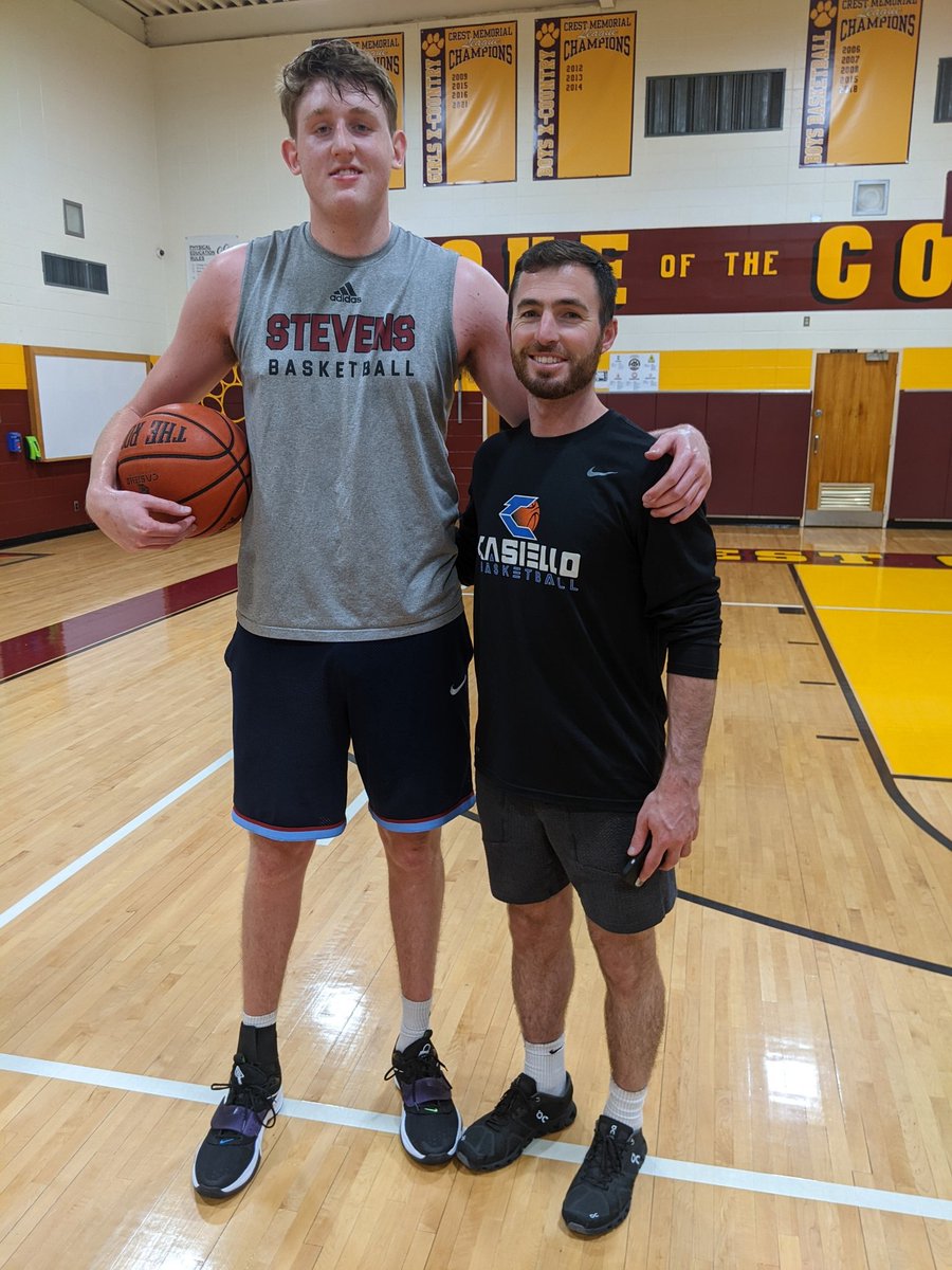 JSpell32's tweet image. Great summer working with @tjohnCas_12  Back on campus and ready for a big year 2 with @Stevens_MBBall