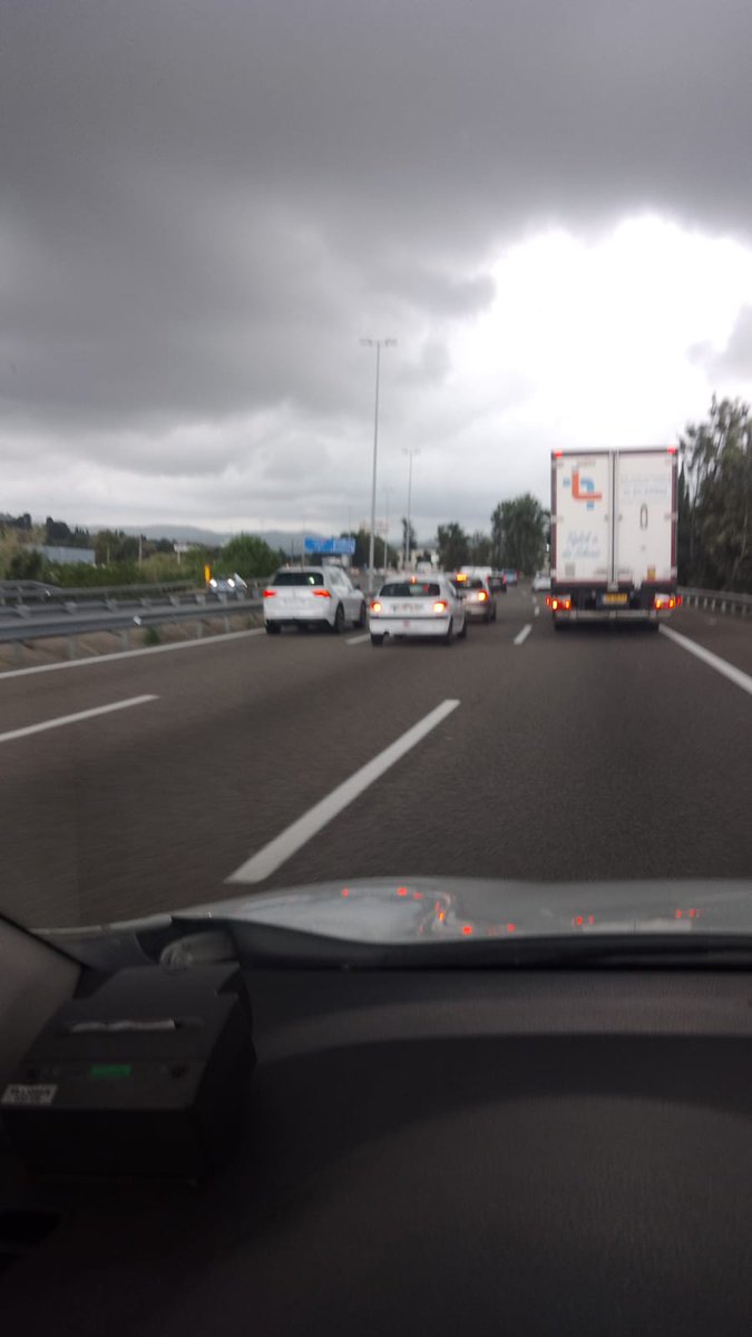 taxismataro's tweet photo. Retenció a la Ronda de Mataró, alçada Mataró parc direcció Girona
#Transit #Retencio #mataro #maresme https://t.co/tbJ7ivl1ip