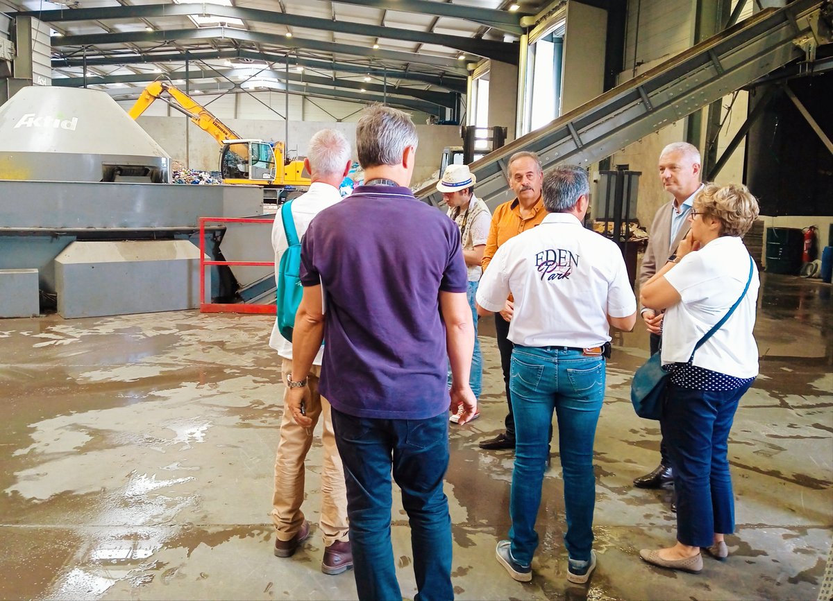 Visite de Tilet Récupération à #Porte-lès-Valence. 25 ans que l’entreprise collecte, recycle et valorise 100% des #déchets industriels. Aujourd'hui, l'entreprise #innove. D'ici 3-4 ans, son ambition est de #valoriser les déchets en #énergie 👉bit.ly/3cERhCK