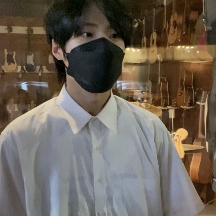 chocodorii's tweet photo. 오늘 김준서 귀여운 점 …!!!
오늘 셔츠 안에 입은 이너
버츄콘때 입은 흰티임 …. 

이 아기 … 도대체 어디까지 귀여울셈이지 ..? https://t.co/yXnvXlK4fh