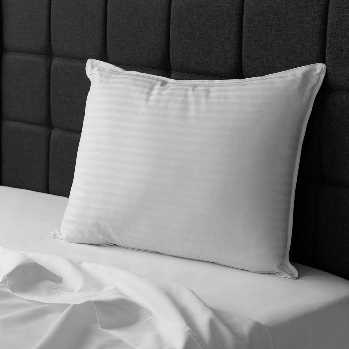 SobelatHome's tweet photo. LABOR DAY SAVINGS⁠🇺🇸⁠
⁠
Celebrate Labor Day Weekend all week long with up to 75% off sitewide. Outfit your entire home with sheets, towels, and pillows.⁠

⁠https://t.co/zK22KPtYhF⁠
⁠
 #75%off #sale #labordaysale https://t.co/EiQCHuRwwc