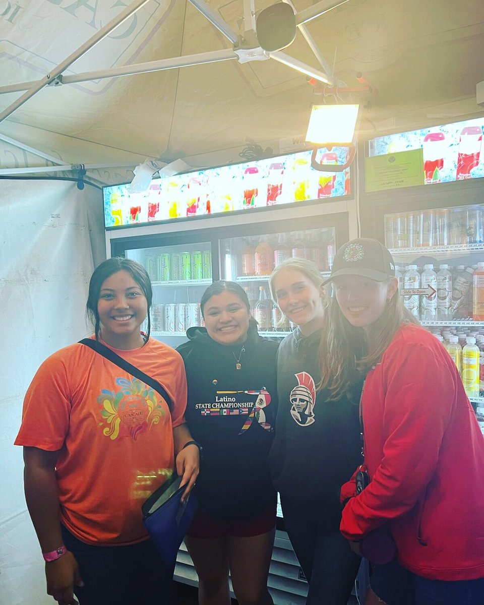 fpcatch4's tweet image. Day 6 in the books! Come support or Trojan Softball team working hard at the #evergreenstatefair in Monroe! @EvCC_Trojans @EvCClife @EverettCC