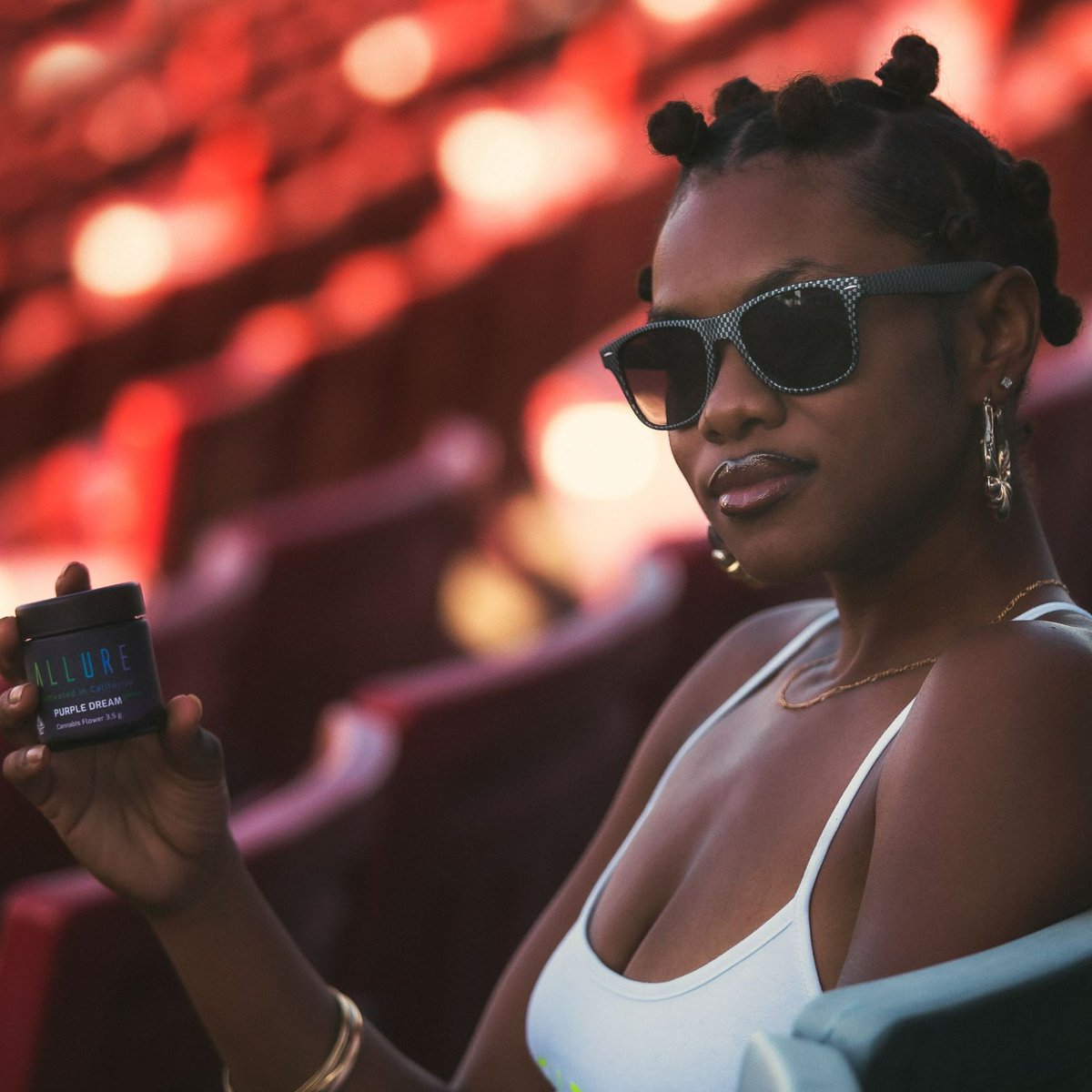 digital_mota's tweet photo. It's always 420 somewhere! Get your Allure products from @rootslosangeles_ ππ
.
.
.
.
#cannabismarketing #nothingforsale #marketing #rootslosangeles #cannabis #allure #digitalmotamodels #cannabismodels #socialmediamarketing https://t.co/4tgxkP7LKo