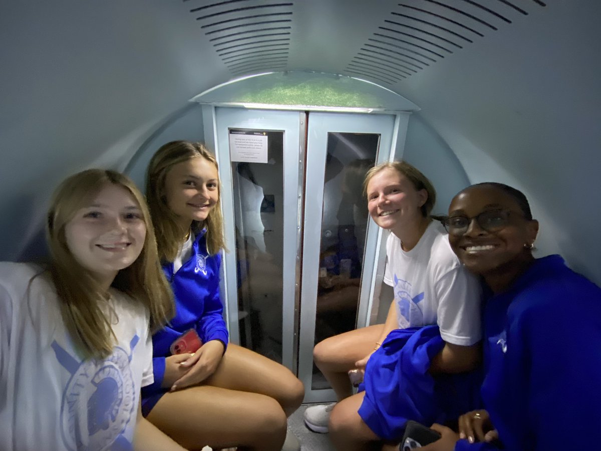 tvsfieldhockey's tweet photo. Gateway Arch ✅. Good luck to 🏈 against Pantego tonight! We will be cheering from afar. @TVSathletics @gatewayfh #hupthisteam #💙 #pbtg https://t.co/rJkLh4fMj9