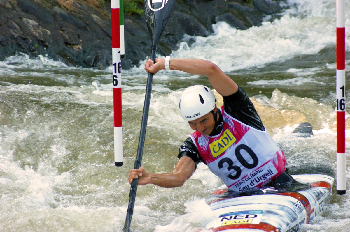 Yes! Lena Teunissen en Martina Wegman plaatsen zich beide voor de halve finale van de laatste World Cup kanoslalom van het seizoen in de K1.  
<a href="/teamallianz_nl/">TeamAllianz</a> <a href="/AllianzNL/">Allianz</a> <a href="/TeamNLtweets/">TeamNL🇳🇱</a> #kanoslalom