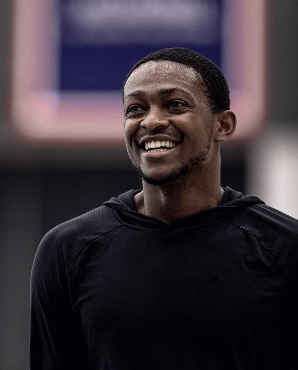 banziito's tweet photo. De’Aaron Fox literally all smiles is the content I’m here for.
Let’s get it.
#YearOfTheFox🦊 https://t.co/K1rWw9DWj5