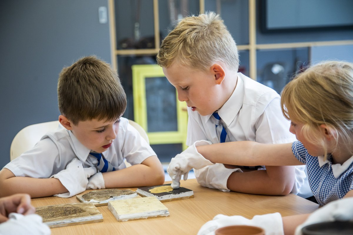 SkiptonTownHall's tweet photo. Craven Museum will be offering several FREE CPD events for primary school teachers in 2022-23! π€©
Come along to an online overview of our full education offer, then join us at the museum for three topic-based twilight sessions throughout the year.
Stay tuned for more details! https://t.co/atbrQzZR32
