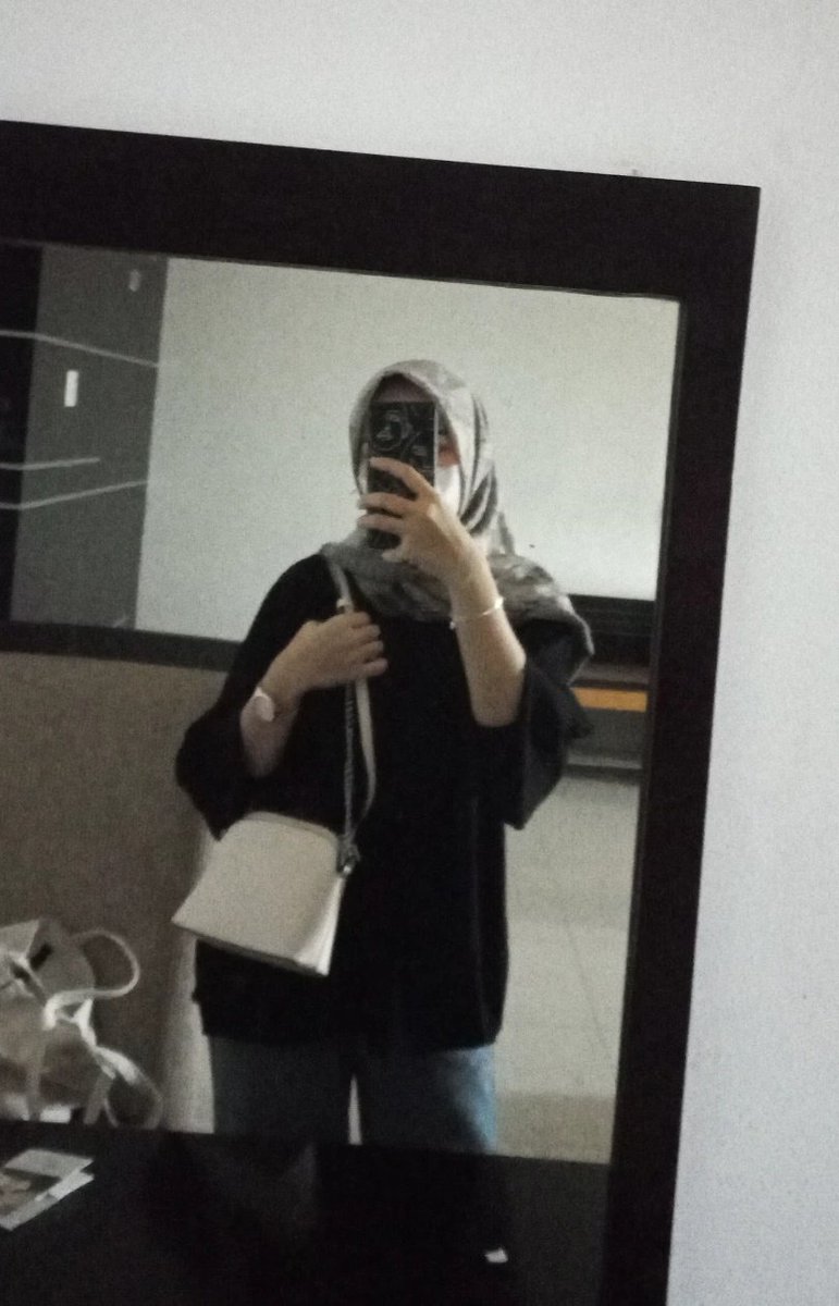 icemilkteh's tweet photo. tas ini beneran cakep dan bisa di pake main maupun acara formal gitu, tasnya juga bisa di jadiin shoulder bag atau sling bag, tinggal adjust aja talinya, bakal jadi salah satu tas andalan aku sii
🖇https://t.co/OT0NRCw0QC https://t.co/2gvV8qV5e0