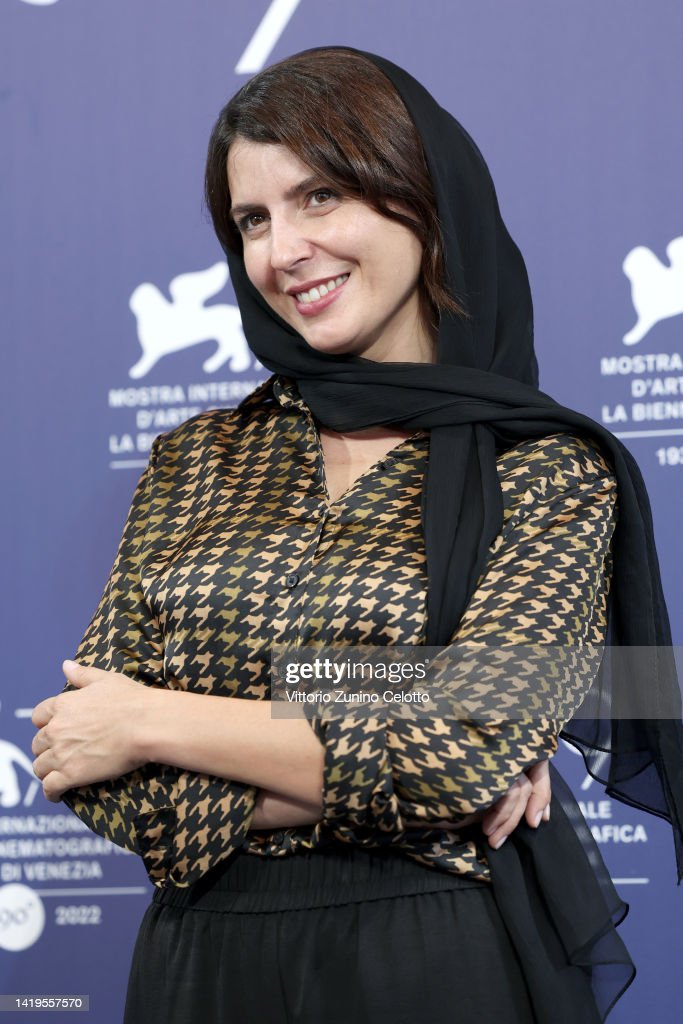 CrisRonalyek's tweet image. از همینجا اعلام می‌کنم من خایه‌مالتم خانوم حاتمی شما فقط بخند🥲