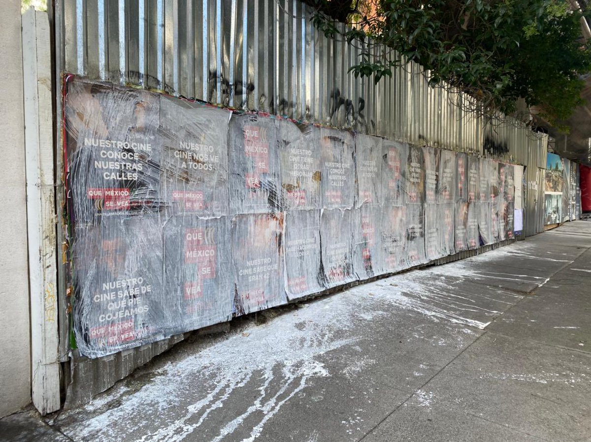 Paty_Echevarria's tweet photo. Asqueroso como dejan la banqueta los que pegan publicidad en la pared en Mier y Pesado casi esquina con Xola, y ha pasado en repetidas ocasiones, las manchas están por toda la banqueta 🤮  @BJAlcaldia @coldelvallecdmx @NarvarteVecinos @Delvalle_Quejas @En_laDelValle https://t.co/DHX6zMsLQA